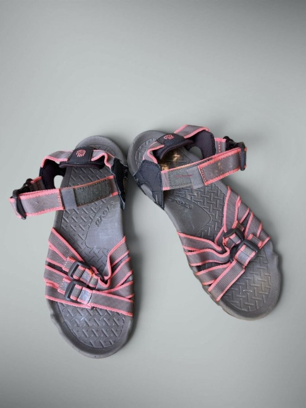Teva Tirra Strappy Outdoor Hiking Water Sandals Size Womens 6 Tan and Peach